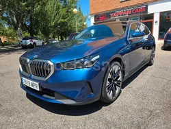 Azul Usado 2024 BMW 520 Comfort Edition Familiar | 64.690 €