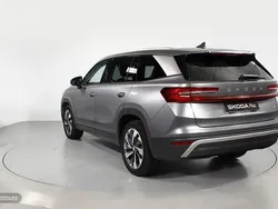 Gris Usado 2024 Skoda Kodiaq SUV | 45.900 € (Precio justo)