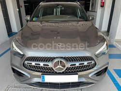 Gris / plata Usado 2024 Mercedes GLA200 SUV | 39.900 € (Super precio)
