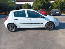 Blanco Usado 2010 Renault Clio II Berlina | 5390 € (Precio justo)