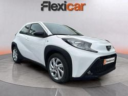 Blanco Usado 2024 Toyota Aygo Play Utilitario | 11.990 € (Buen precio)