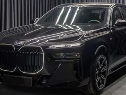 Negro Nuevo 2024 BMW M760e Berlina | 878.900 €