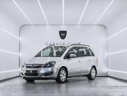 Gris / plata Usado 2013 Opel Zafira Family Monovolumen | 6499 € (Precio justo)