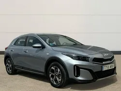 Gris Usado 2024 Kia XCeed SUV | 21.300 € (Precio justo)
