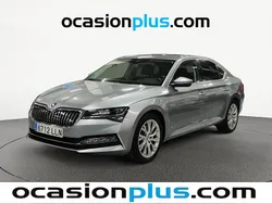 Gris Usado 2020 Skoda Superb Style Berlina | 19.991 € (Buen precio)