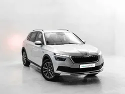 Gris / plata Usado 2023 Skoda Kamiq SUV | 26.990 € (Caro)