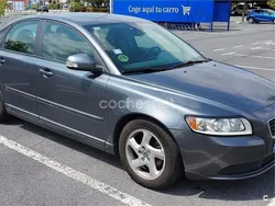 Gris / plata Usado 2010 Volvo S40 Momentum Berlina | 7000 € (Un poco caro)