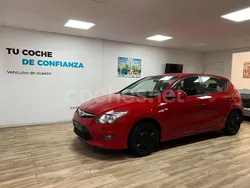 Rojo Usado 2011 Hyundai i30 Comfort Berlina | 5999 € (Precio justo)
