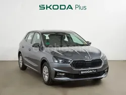 Gris / plata Usado 2024 Skoda Fabia Selection Berlina | 17.500 € (Precio justo)