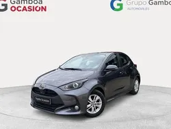 Gris Usado 2024 Toyota Yaris Edition Utilitario | 18.090 € (Precio justo)