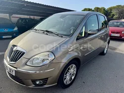 Beige Usado 2009 Lancia Musa Monovolumen | 3950 €