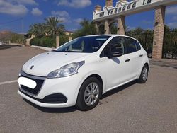 Blanco Usado 2017 Peugeot 208 Active Utilitario | 7600 € (Un poco caro)