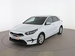 Blanco Usado 2023 Kia Ceed Berlina | 17.199 € (Buen precio)