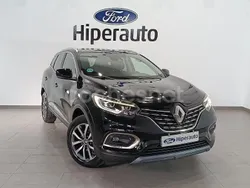 Negro Usado 2021 Renault Kadjar Zen SUV | 16.750 € (Precio justo)