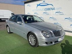 Plateado Usado 2008 Mercedes E320 Elegance Berlina | 8800 € (Caro)