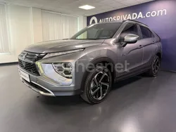 Gris / plata Usado 2023 Mitsubishi Eclipse Cross SUV | 28.900 € (Un poco caro)