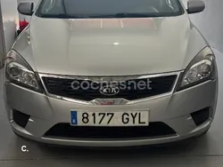 Gris / plata Usado 2010 Kia Ceed Familiar | 3900 € (Caro)