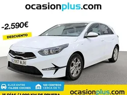 Blanco Usado 2023 Kia Ceed Utilitario | 15.900 € (Buen precio)