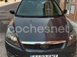 Azul Usado 2009 Ford Focus Trend Berlina | 2700 € (Precio justo)
