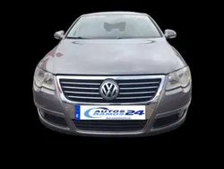 Gris Usado 2005 VW Passat Sportline Berlina | 4990 € (Un poco caro)