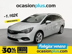 Gris / plata Usado 2021 Opel Astra Ultimate Familiar | 12.790 € (Un poco caro)