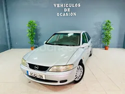 Gris / plata Usado 2002 Opel Vectra Comfort Berlina | 1999 €