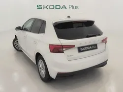Blanco Usado 2024 Skoda Fabia Selection Utilitario | 16.750 € (Precio justo)