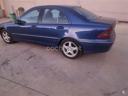 Azul Usado 2002 Mercedes C220 Avantgarde Berlina | 3000 € (Precio justo)