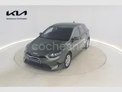 Verde Usado 2024 Kia Ceed Berlina | 21.199 € (Precio justo)