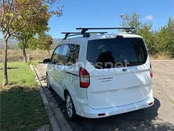 Blanco Usado 2015 Ford Tourneo Courier Ambiente Monovolumen | 8990 € (Precio justo)