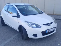 Blanco Usado 2010 Mazda 2 Active Berlina | 3890 € (Precio justo)