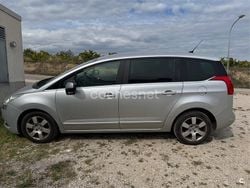 Gris / plata Usado 2012 Peugeot 5008 Active Monovolumen | 3900 € (Buen precio)