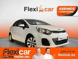 Blanco Usado 2017 Kia Rio Berlina | 9890 € (Precio justo)