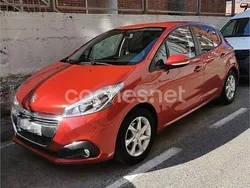Rojo Usado 2015 Peugeot 208 Allure Utilitario | 5000 € (Buen precio)