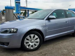 Gris / plata Usado 2004 Audi A3 Attraction Berlina | 4800 € (Precio justo)