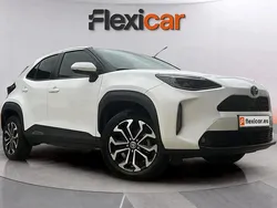Blanco Usado 2023 Toyota Yaris Hybrid Active | 20.690 € (Precio justo)