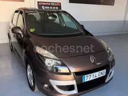 Marrón Usado 2010 Renault Scénic III Monovolumen | 4500 € (Caro)