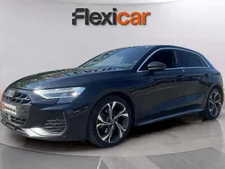 Gris Usado 2024 Audi A3 Sportback Advanced Utilitario | 28.790 € (Precio justo)