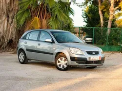 Gris Usado 2006 Kia Rio 2 Utilitario | 2500 € (Buen precio)