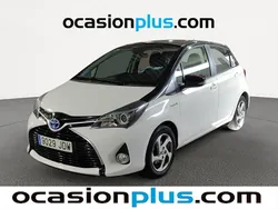 Blanco Usado 2015 Toyota Yaris Hybrid Active Utilitario | 13.450 € (Precio justo)