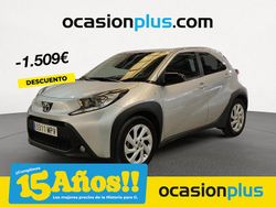 Gris Usado 2024 Toyota Aygo Play Utilitario | 14.990 € (Precio justo)