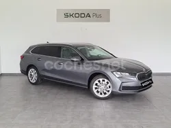 Gris / plata Usado 2024 Skoda Superb Selection Familiar | 36.900 € (Precio justo)
