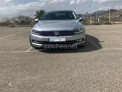 Gris / plata Usado 2017 VW Passat Sportline Berlina | 20.300 € (Precio justo)