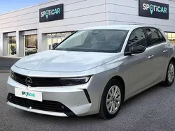 Plateado Usado 2023 Opel Astra Edition Utilitario | 16.400 € (Buen precio)