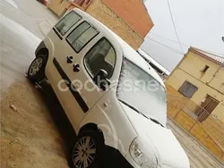 Blanco Usado 2009 Fiat Doblò Active Monovolumen | 1500 €