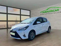 Blanco Usado 2020 Toyota Yaris Hybrid Active Utilitario | 10.909 € (Super precio)
