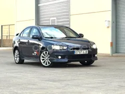 Azul Usado 2008 Mitsubishi Lancer Intense Berlina | 4200 €