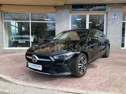 Negro Usado 2021 Mercedes CLA200 Shooting Brake Familiar | 35.500 € (Caro)