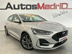 Amarillo Usado 2023 Ford Focus ST-Line Berlina | 19.990 € (Precio justo)