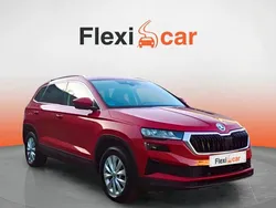 Rojo Usado 2023 Skoda Karoq Ambition SUV | 19.490 € (Super precio)
